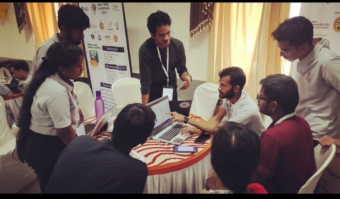 Smart India Hackathon 2022 — team on stage